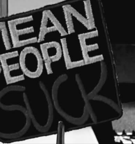 Meet your Posher, Eva - Picture 1 of 2